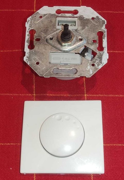 Regulador/Comutador de Luz Efapel 21211