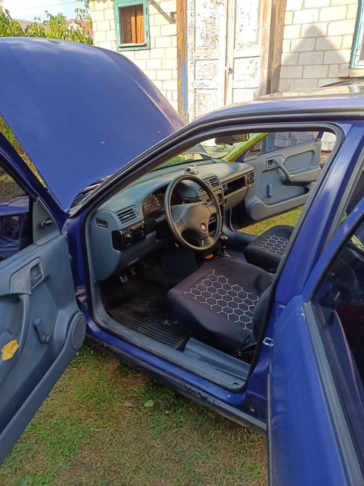 Opel Vectra A 1,6 моноінжектор