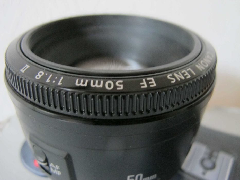 Canon EF 50mm f/1.8 II