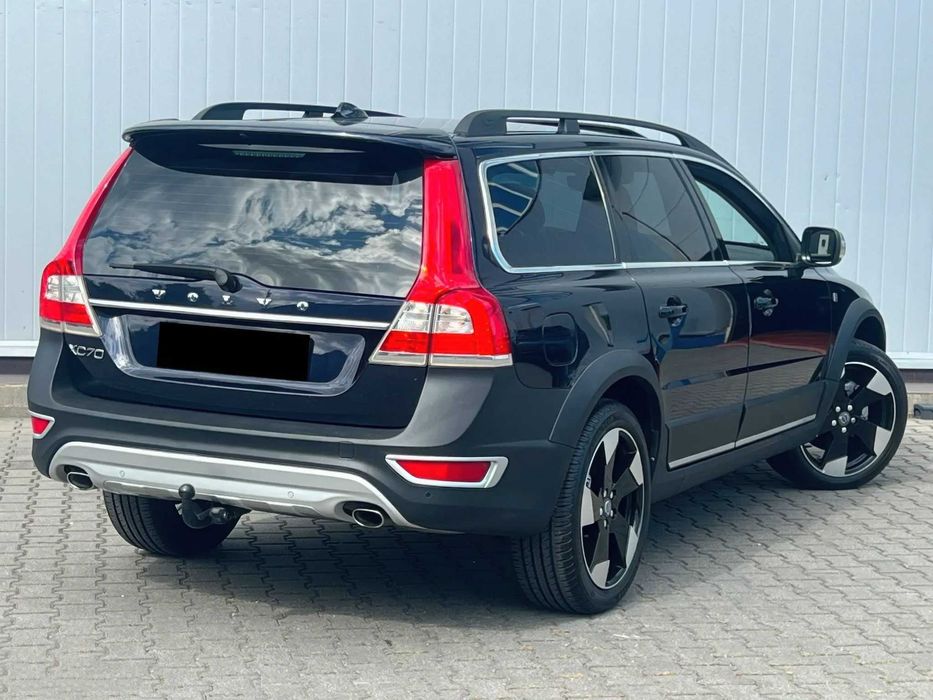 2016  Volvo    XC 70