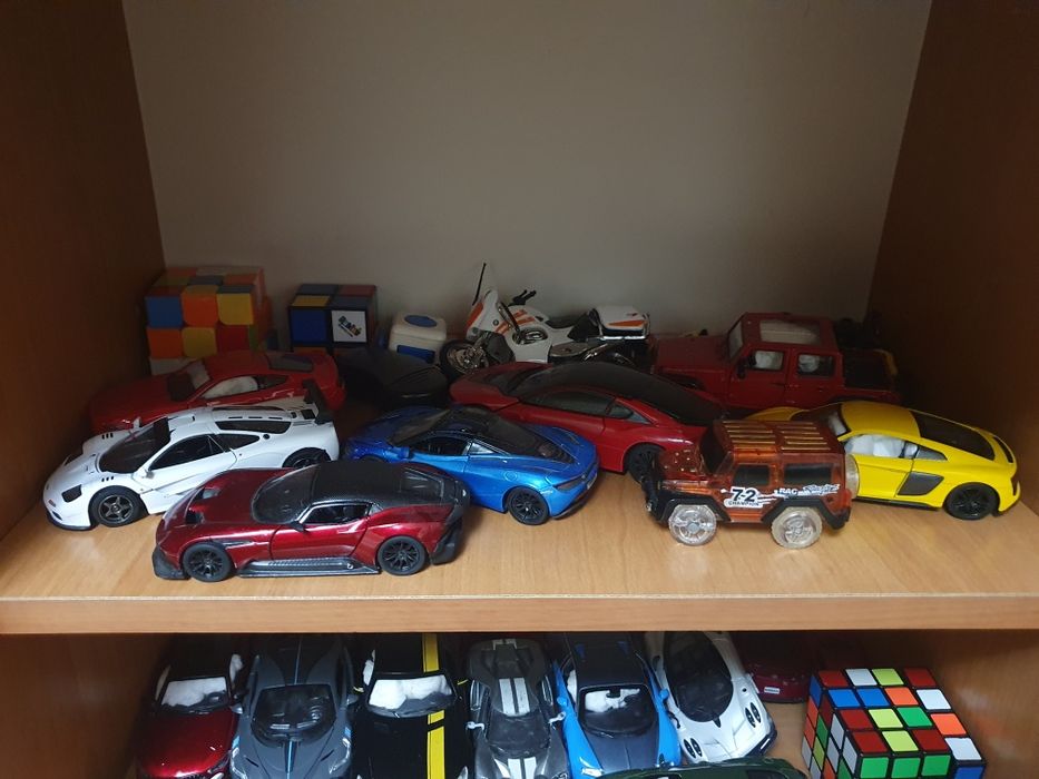 Машинки модельки різні хороший стан