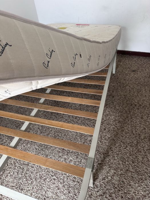 Cama de solteiro
