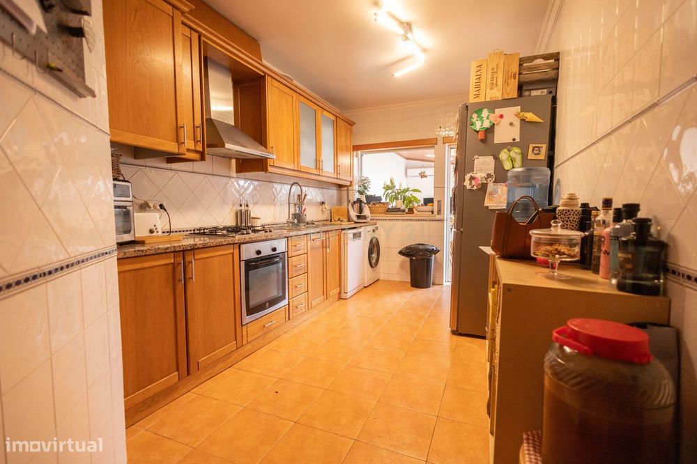 Apartamento T3 com terraço e garagem — Riachos, Santarém