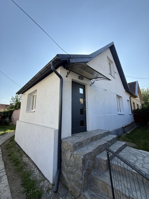 Продаж 3-кім квартири у будинку