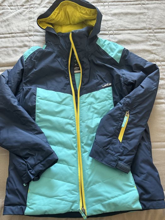 Blusao de inverno e neve de crianca como novo