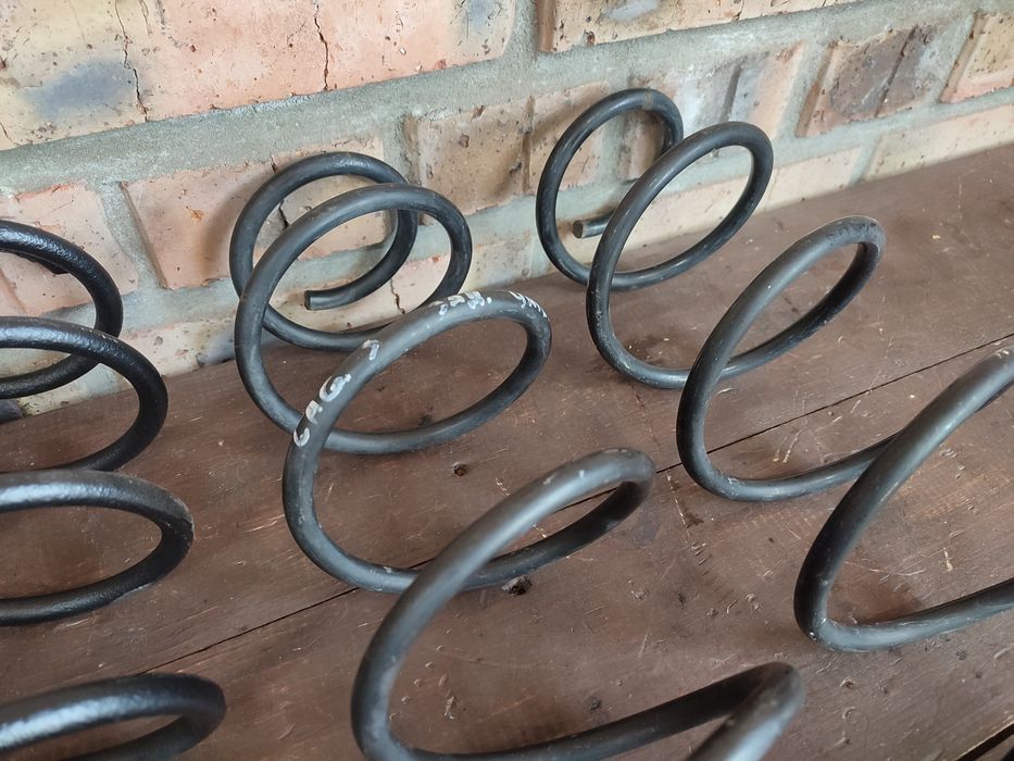 Пружина задня зад laguna 3 лагуна 3