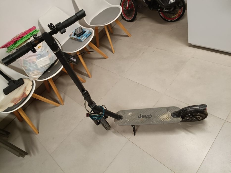 Hulajnoga elektryczna Jeep