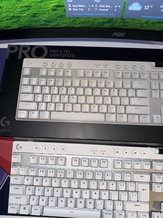 Teclado Mecânico Logitech G Pro X TKL Lightspeed RGB