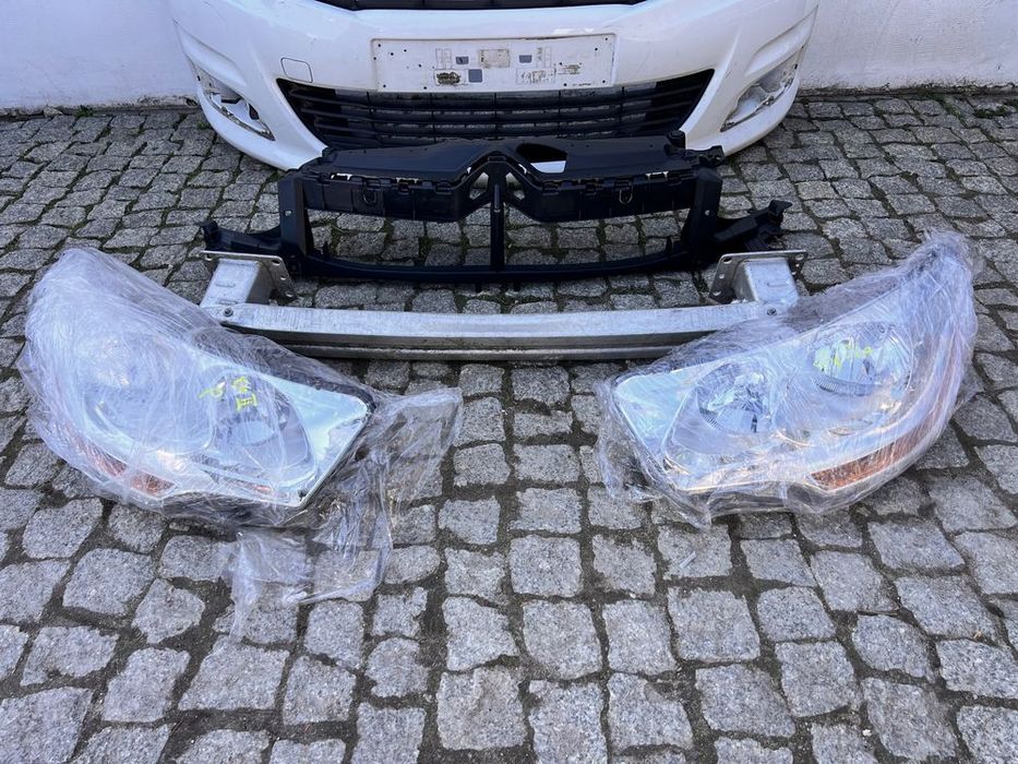 Citroen C4 II B7 wzmocnienie atrapy grilla wspornik górny inne części