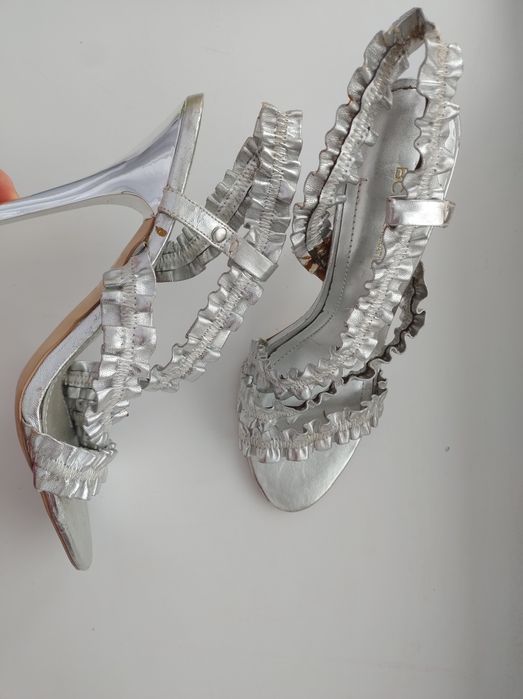 Босоніжки, босоножки