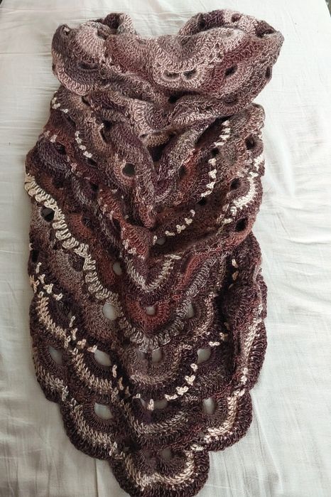 Chusta robótka szydelkowa