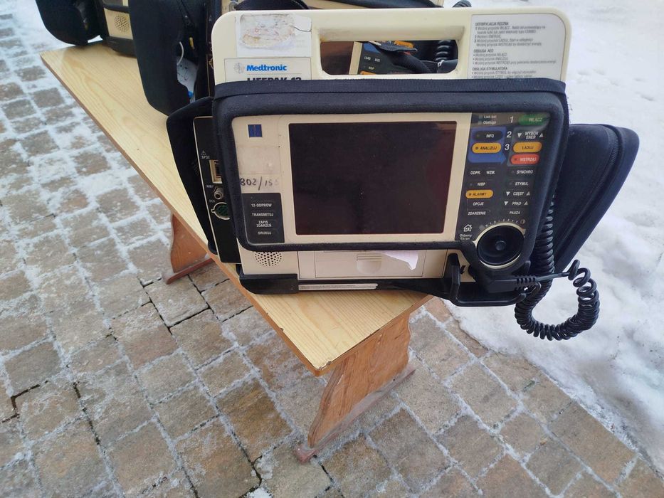 defibrylator lifepak 12