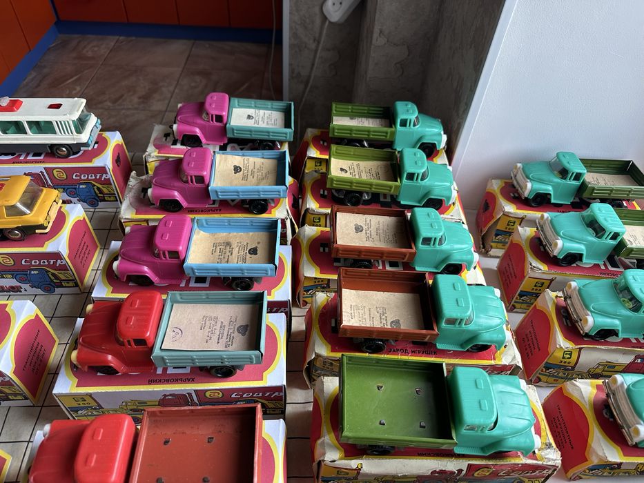 Ігрушки ссср Машинка Зіл Камаз Автобус Волга