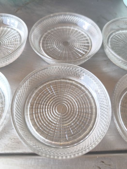 Komplet 8 szt. Szklane podstawki PRL, HSG Ząbkowice – kultowy design retro