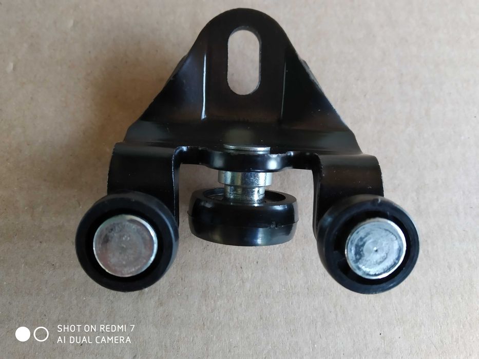 ролик боковой двери FORD TRANSIT 00-06. форд транзит 00-06