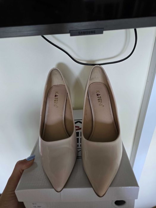 Buty szpilki beżowe