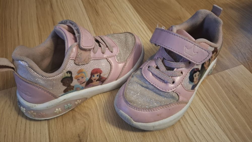 Różowe buty Princess Disney