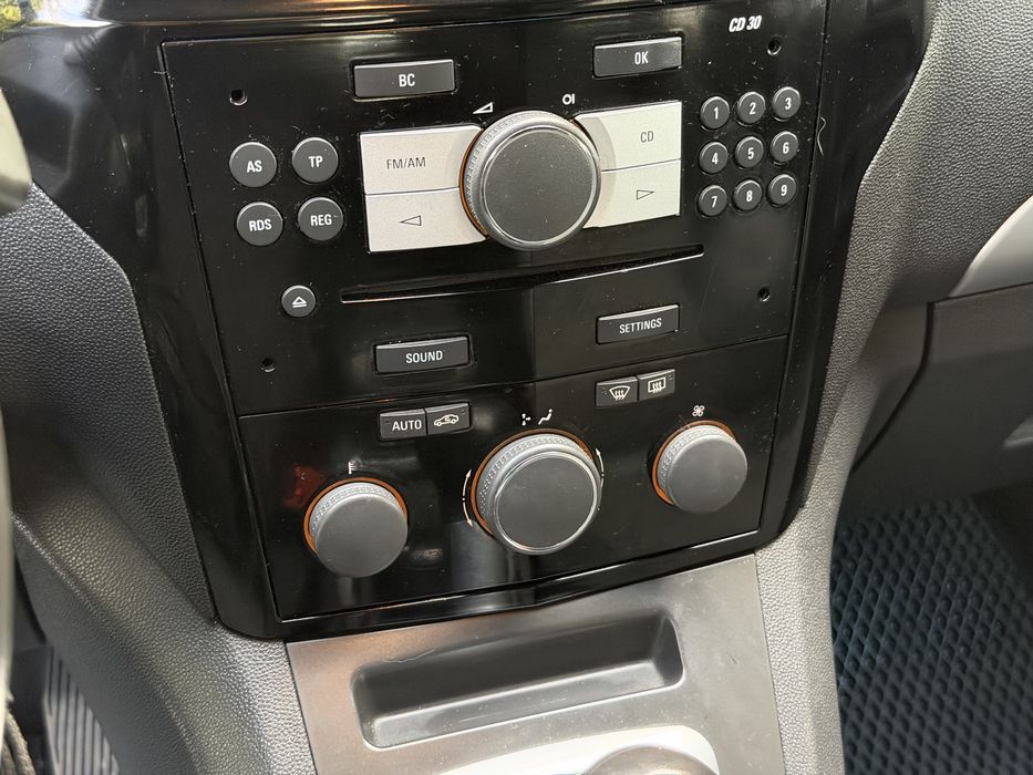 Opel Zafira A/T 1.8л