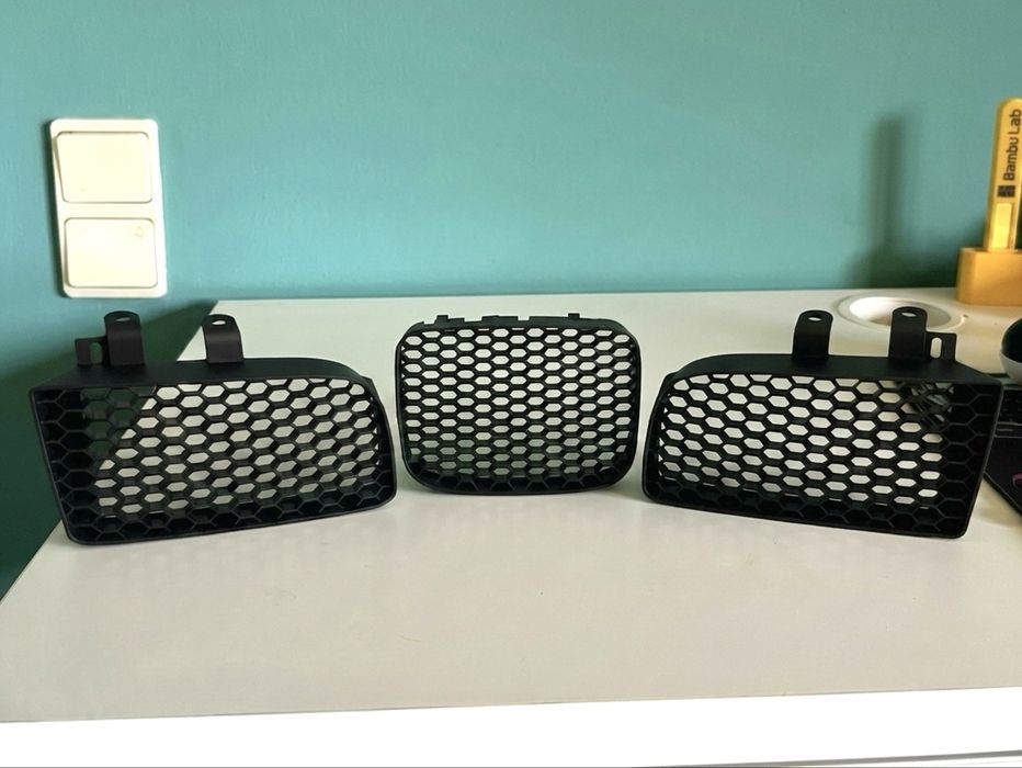 Grelhas Frontais Favo de Mel para Seat Ibiza 6K2 (MK2/MK3)