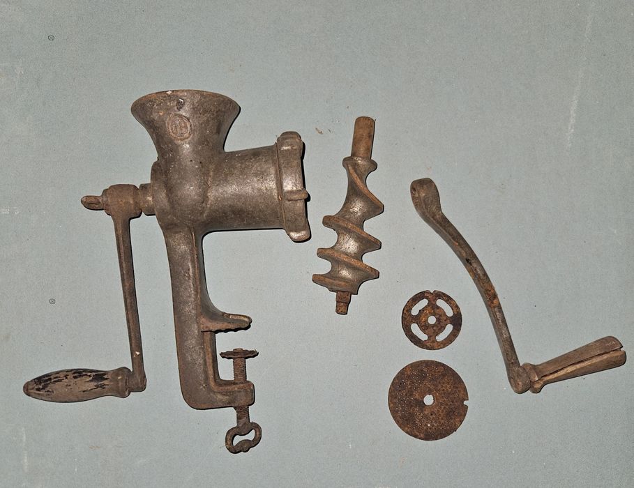 Maszynka do mielenia mięsa OB 8 antyk