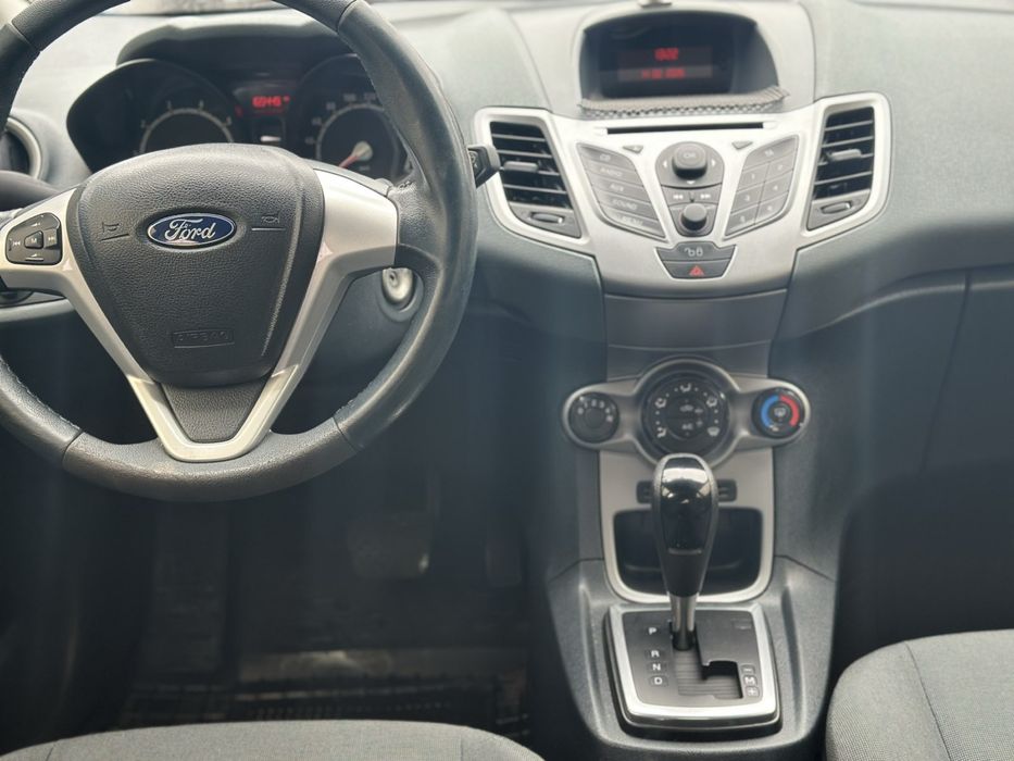Ford Fiesta 2011г 1,4 автомат Европа