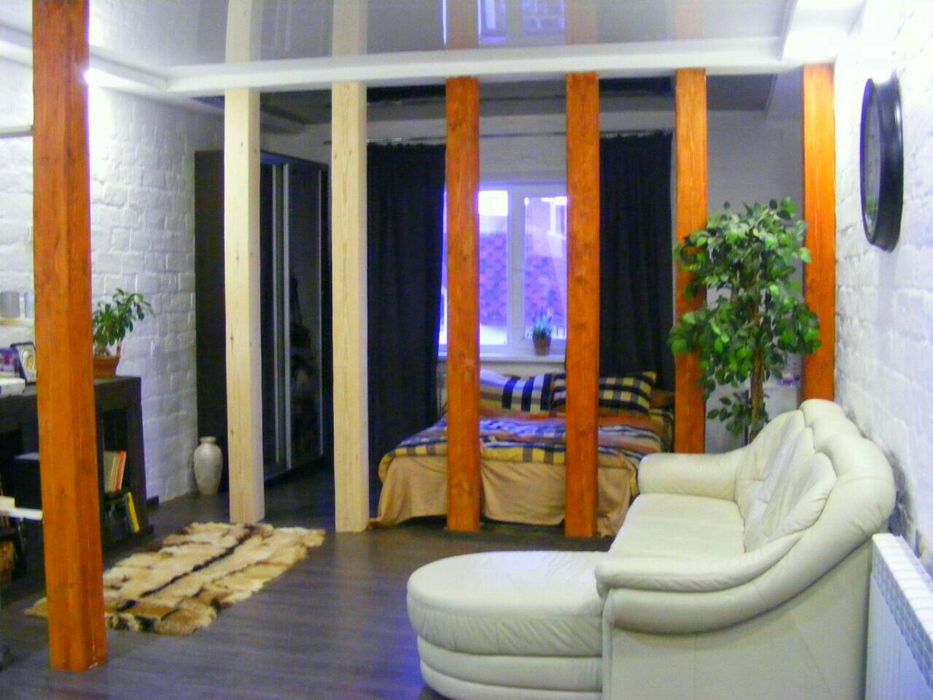 1-кім. Пивзавод, "Лагуна". ДЗЕРКАЛЬНА СТЕЛЯ. Подобово, погодинно.