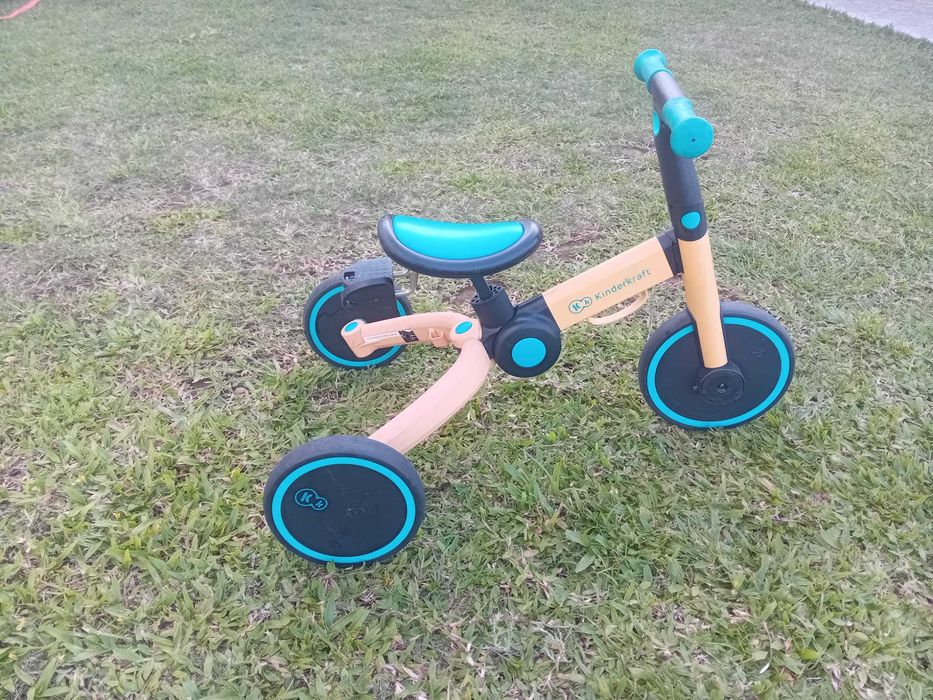 Triciclo evolutivo e dobrável kinderkraft