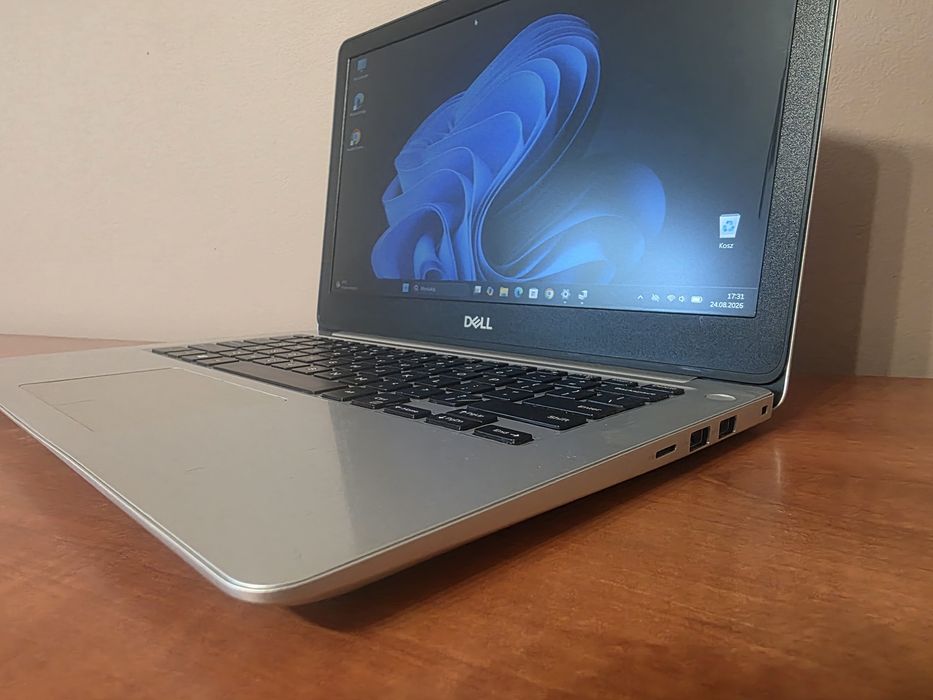 Dell Inspiron 13 5370•™Intel i3-8130U•8Gb/240Gb