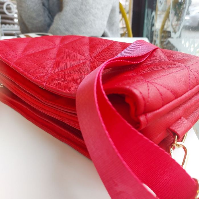 Mala feminina com fecho e compartimentos | feita em Portugal