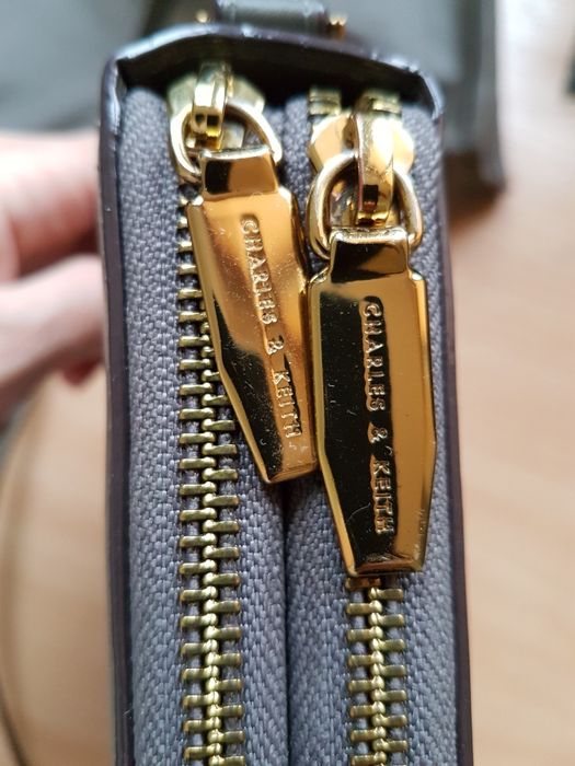 Сумка кардхолдер charles & keith