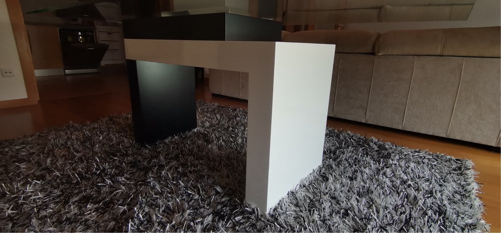 Mesa de sala tampo de vidro