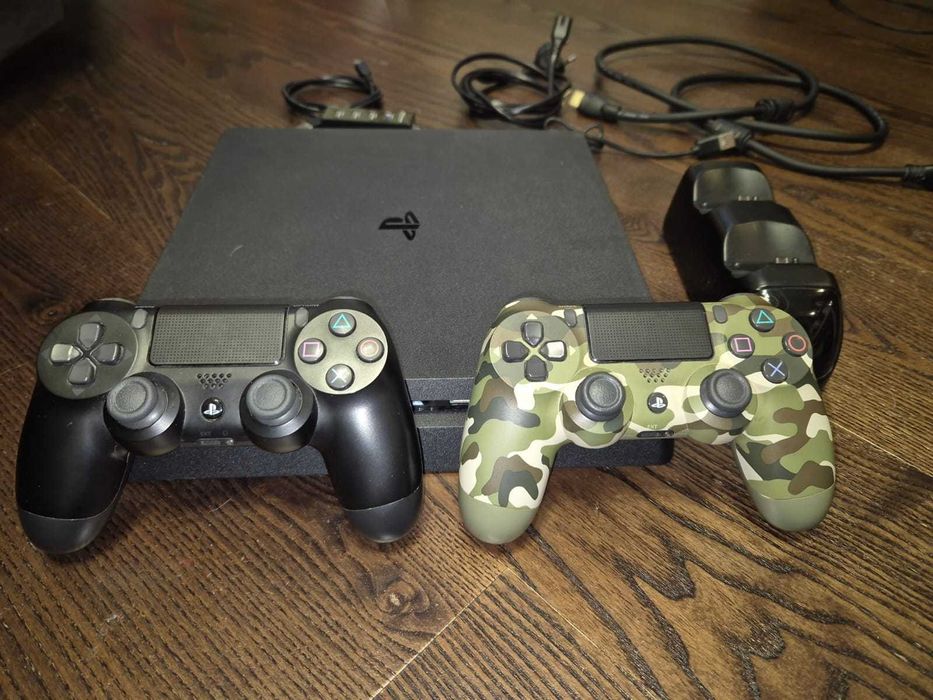 SONY Playstation 4 Slim 500Gb + 2 джойстики + зарядна станція + 5 ігор