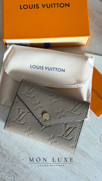 portfelik Louis Vuitton z monogramem LV