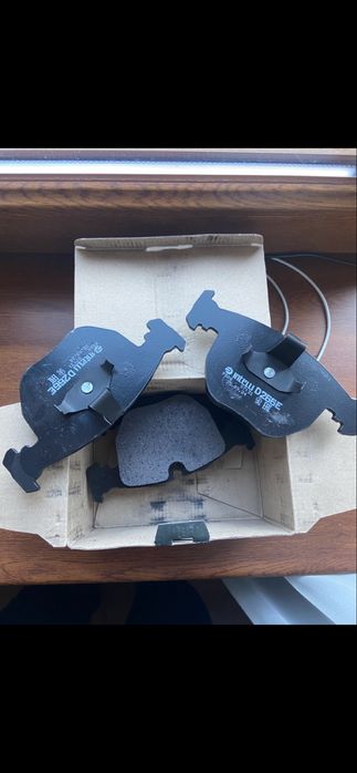 Продам тормозные колодки БМВ Х5 Е53