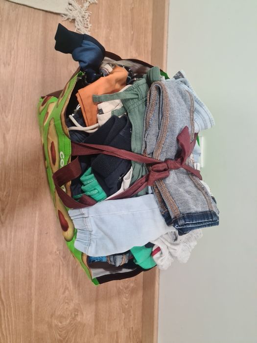 Saco com roupa de criança