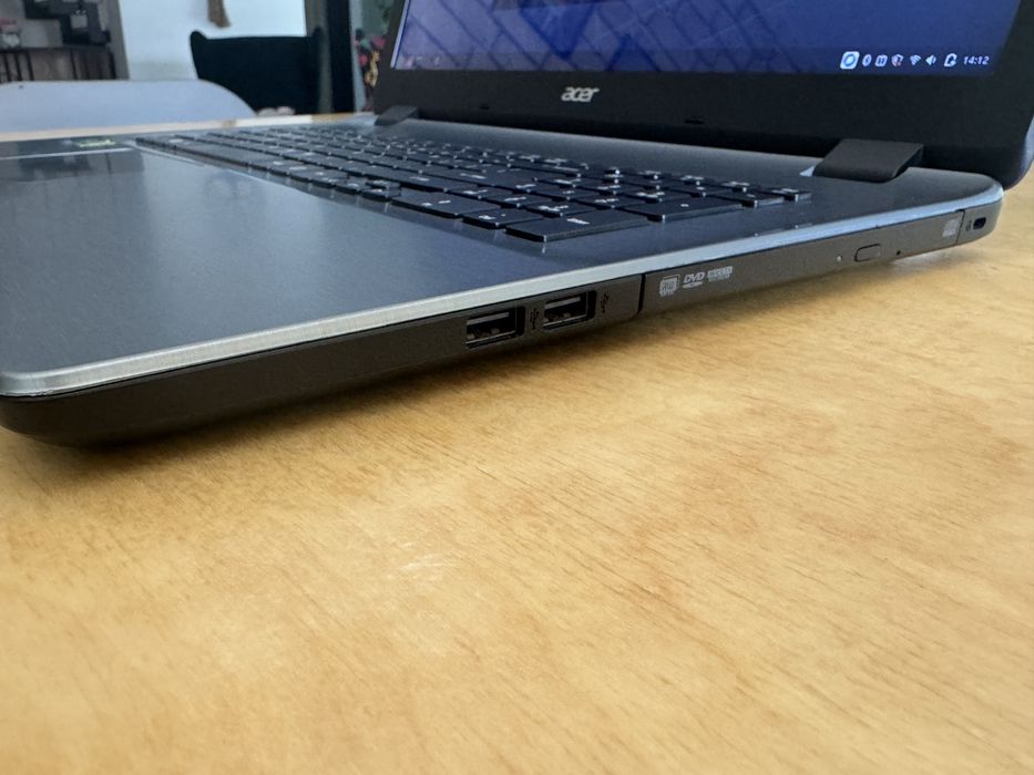 Laptop Acer 17 cali