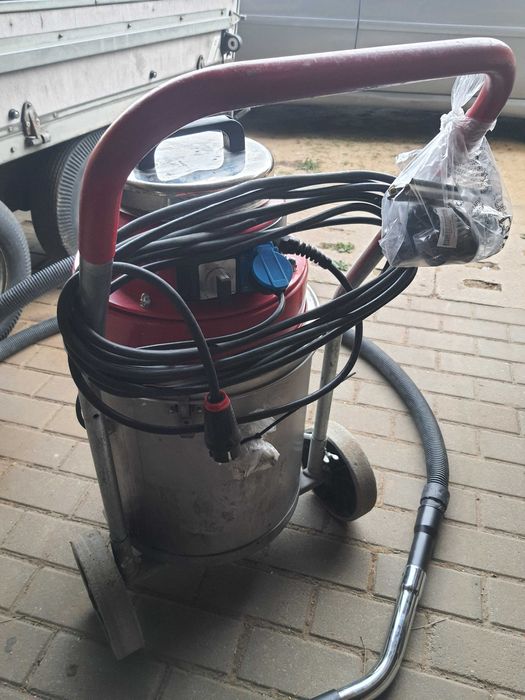 Odkurzacz przemysłowy na mokro z pompą wody PULLMAN W 250 P