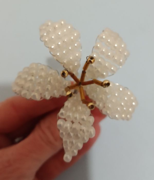 Квіточки з бісеру