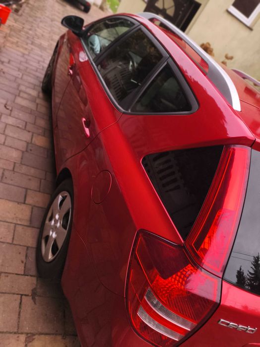 SMOCHÓD KIA CEED KOMBI 2009 r 1,6 benz