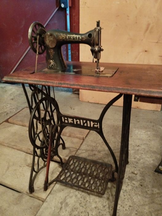 Швейна машинка SINGER.