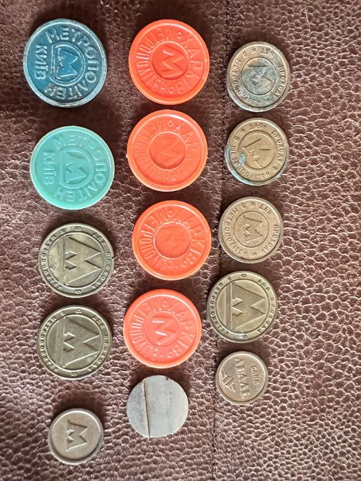 Продам жетони метро