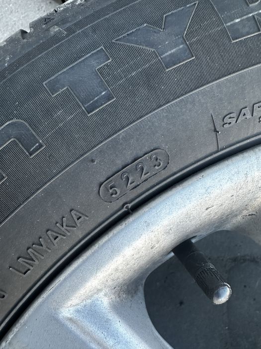 Диски Ford r16. 5/108 7j з резиною Nokian літо