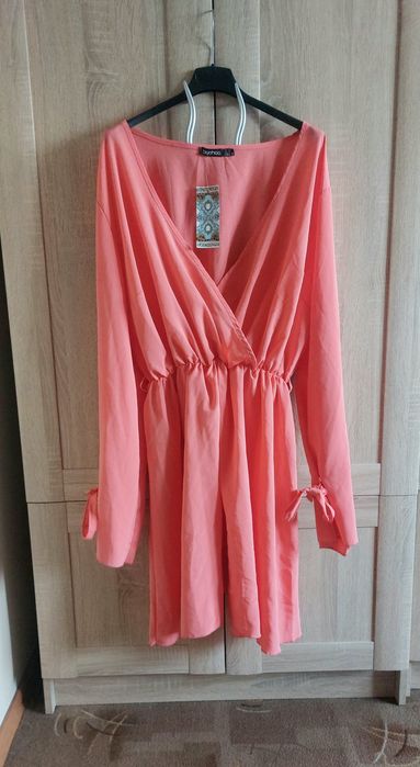 Sukienka mini z długim rękawem mgiełka  dekolt XL 42