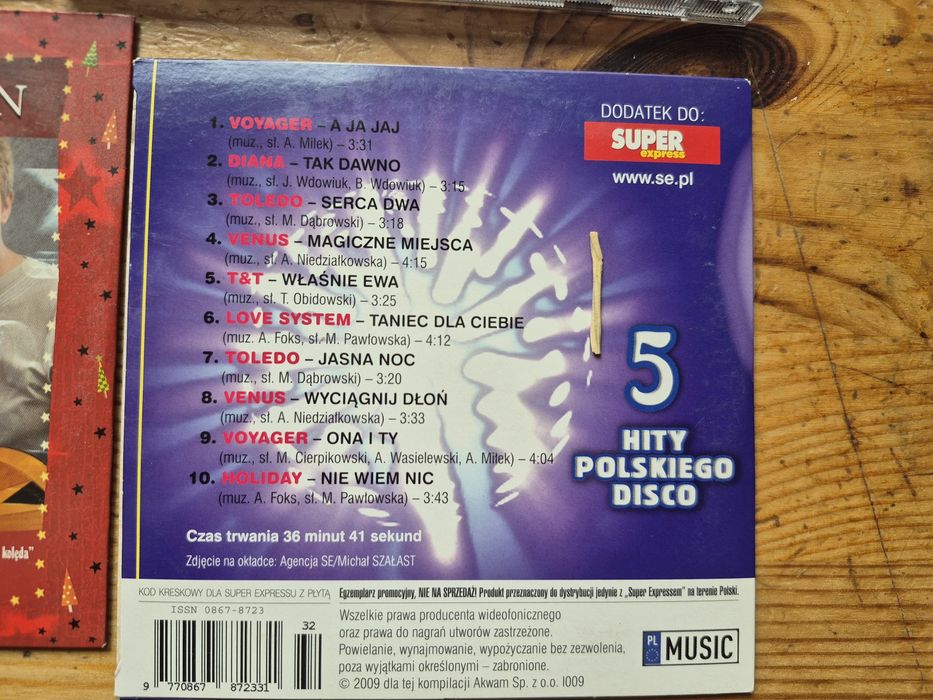 Płyty CD kolędy, film Mgła
