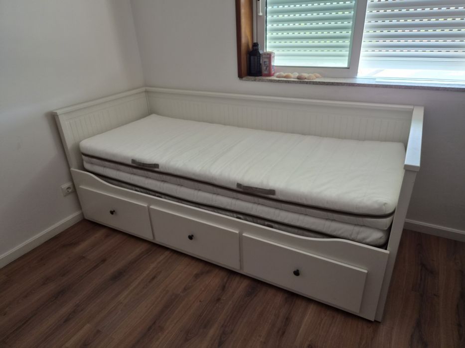 Cama Hemnes em muito bom estado