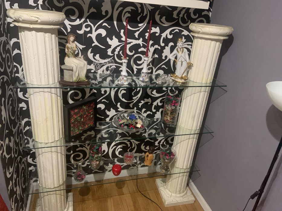 Estante em vidro para sala ou hall