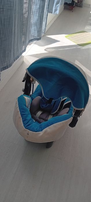 Cadeirinha de Bebé / Ovo Chicco (Grupo 0+) – Azul e Bege