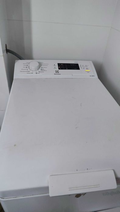 Pralka ładowna od góry Elektrolux