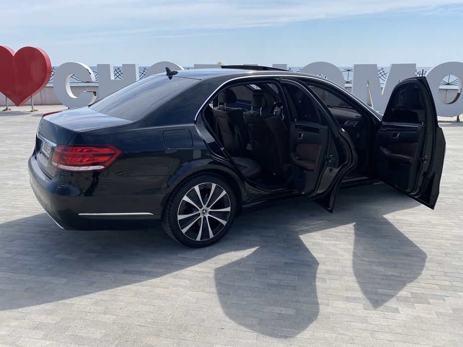 Продаєтся автомобіль Mersedes Benz E300 Hybrid W212 2013г в