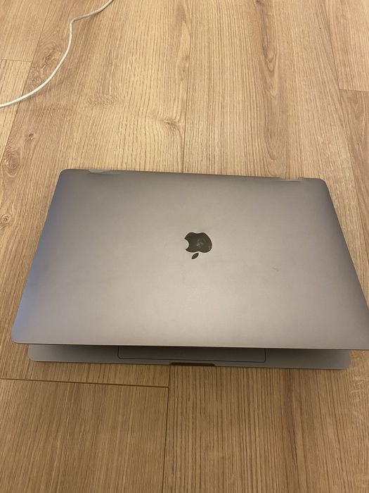Macbook Pro 15 32 GB 1 TB A1990 15 cali 2018 Wronczyn-Huby • OLX.pl